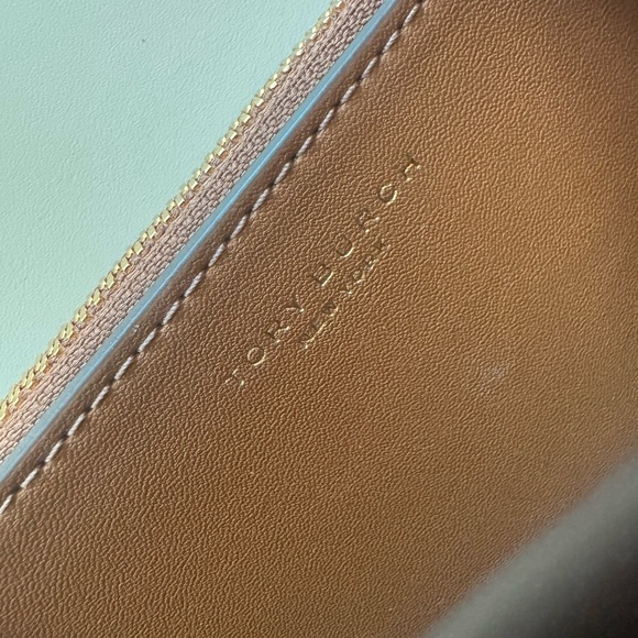 Tory Burch cross body - Picture 4 of 5